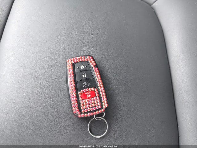 2025 TOYOTA RAV4 HYBRID XLE PREMIUM 11
