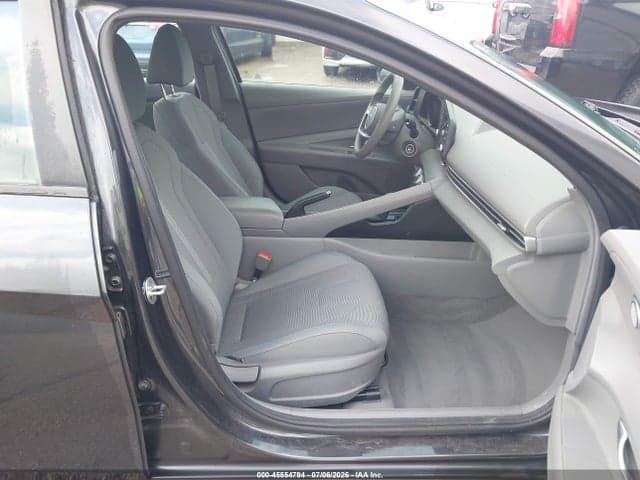 2021 HYUNDAI ELANTRA SE 5