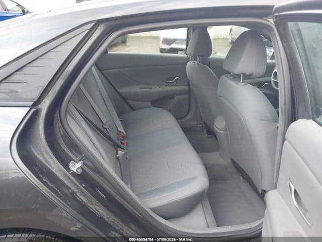 2021 HYUNDAI ELANTRA SE 8