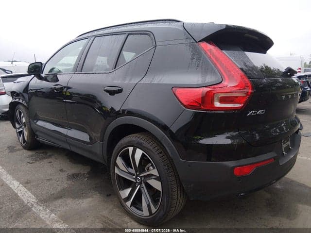 2025 VOLVO XC40 B5 PLUS DARK THEME 3