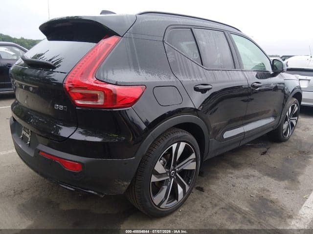 2025 VOLVO XC40 B5 PLUS DARK THEME 4