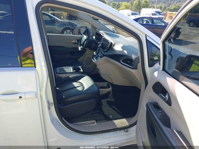 2024 CHRYSLER PACIFICA TOURING L 5