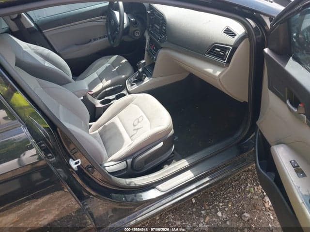 2017 HYUNDAI ELANTRA SE 5
