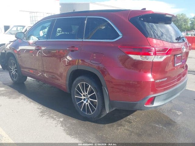 2017 TOYOTA HIGHLANDER SE 3