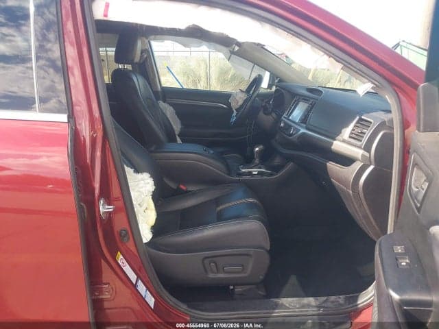 2017 TOYOTA HIGHLANDER SE 5