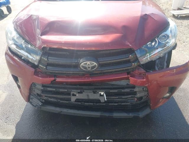 2017 TOYOTA HIGHLANDER SE 6