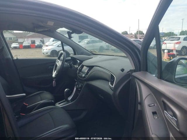 2020 CHEVROLET TRAX FWD LT 5