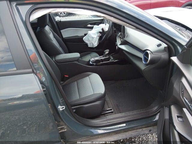 2025 CHEVROLET TRAX FWD LT 5