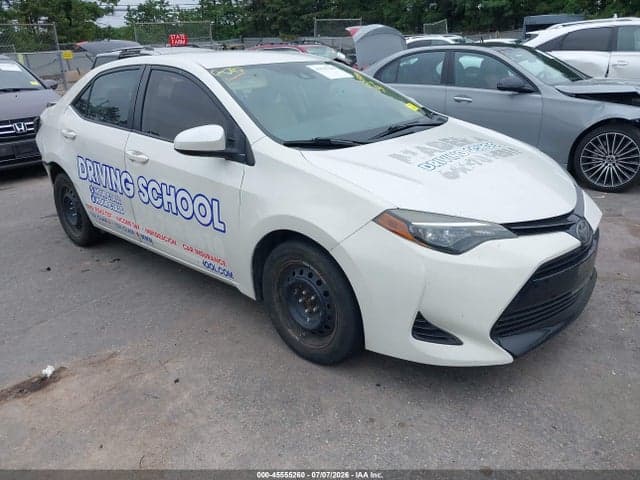 2017 TOYOTA COROLLA LE 1