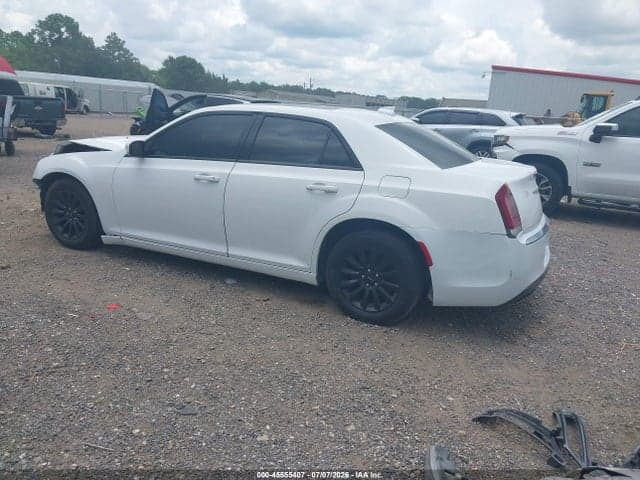 2017 CHRYSLER 300 LIMITED 3