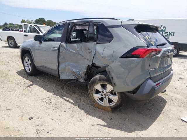 2021 TOYOTA RAV4 XLE 3
