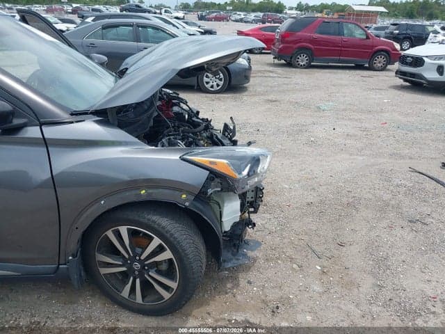 2019 NISSAN KICKS SR 6