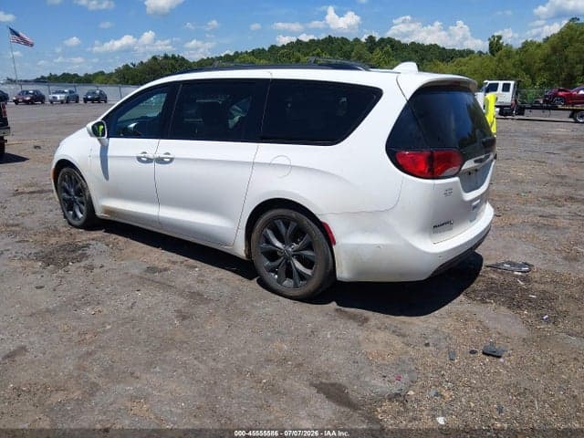 2019 CHRYSLER PACIFICA TOURING L 3