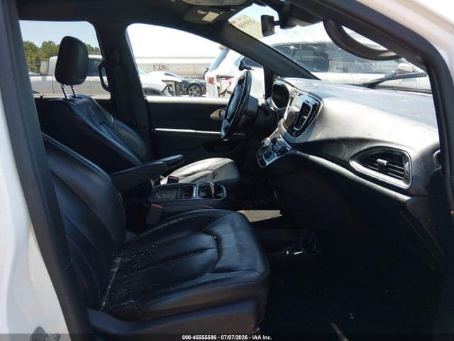 2019 CHRYSLER PACIFICA TOURING L 5