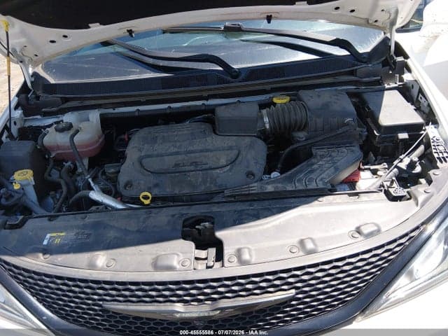 2019 CHRYSLER PACIFICA TOURING L 10