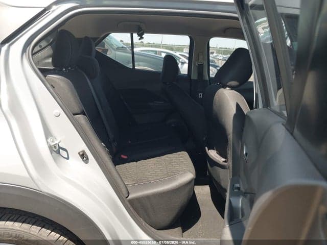 2021 NISSAN KICKS SV XTRONIC CVT 8