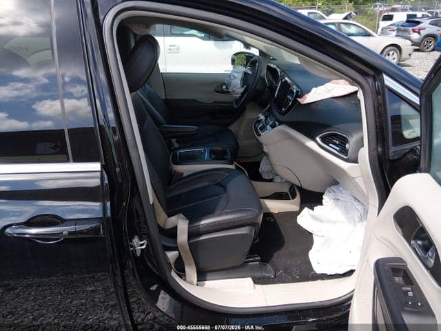 2024 CHRYSLER PACIFICA TOURING L 5
