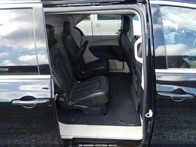 2024 CHRYSLER PACIFICA TOURING L 8