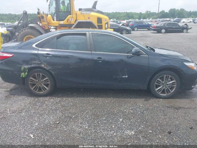 2017 TOYOTA CAMRY SE 13