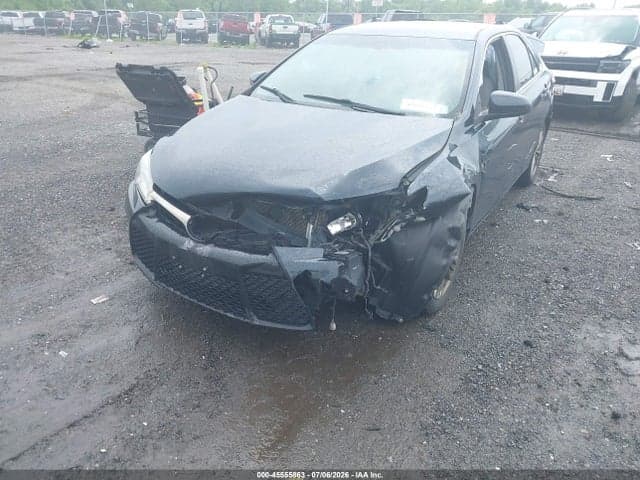 2017 TOYOTA CAMRY SE 6