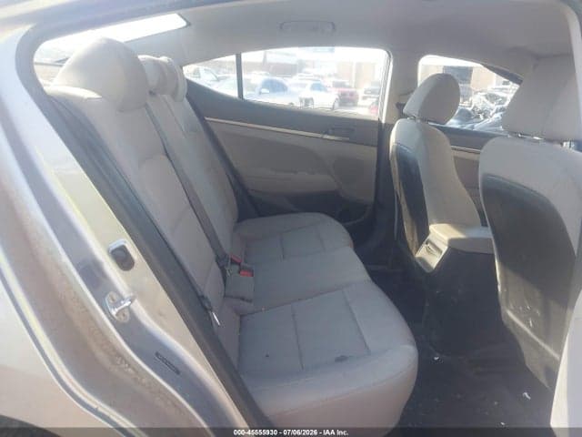 2017 HYUNDAI ELANTRA SE 8