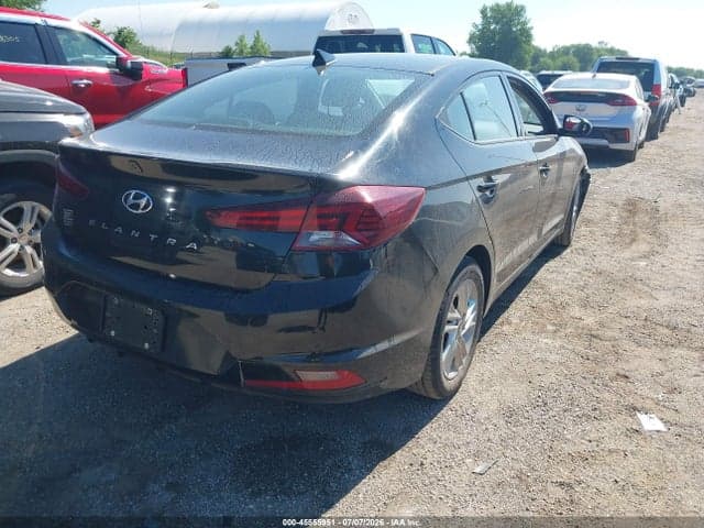 2020 HYUNDAI ELANTRA SEL 4