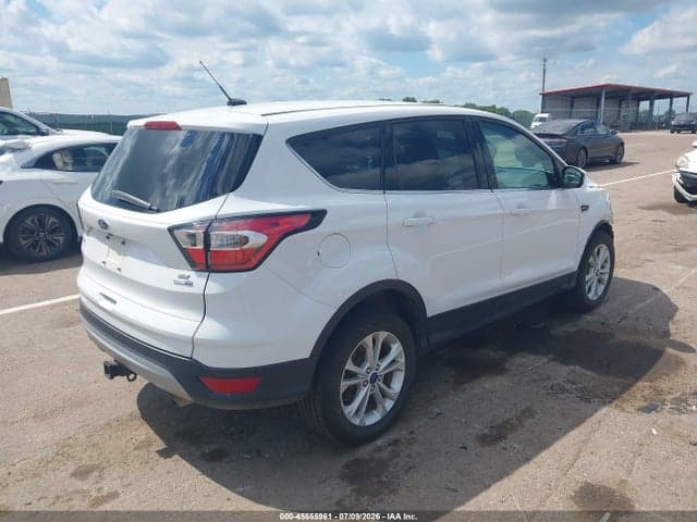 2017 FORD ESCAPE SE 4