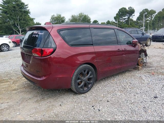 2019 CHRYSLER PACIFICA LIMITED 4