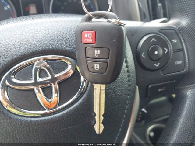 2018 TOYOTA RAV4 LE 11