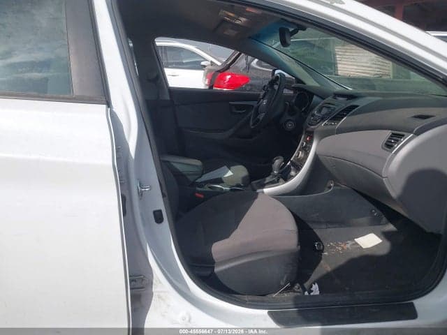 2016 HYUNDAI ELANTRA SE 5