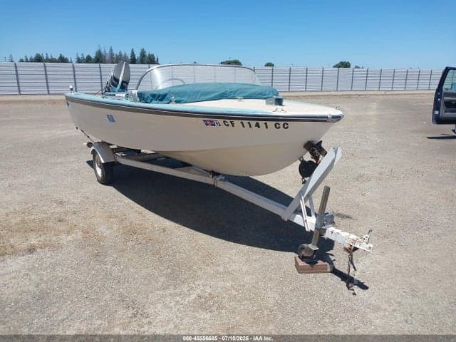 1964 GLASS PARLOR 17FT BOAT & TRAILER