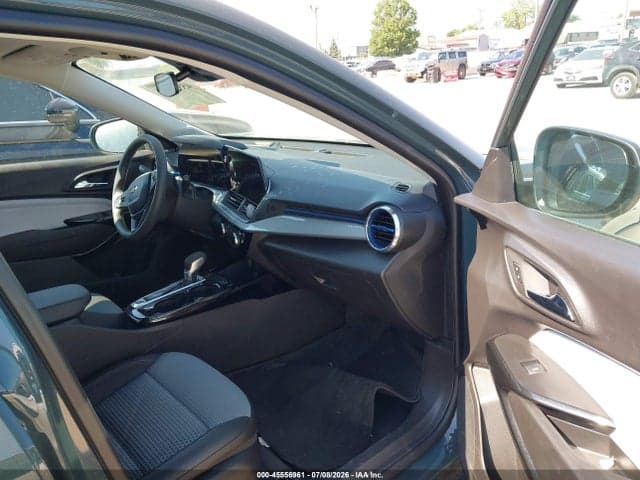 2025 CHEVROLET TRAX FWD LT 5