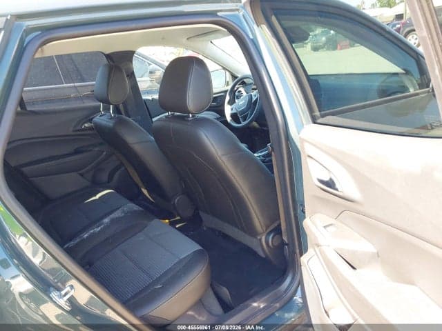 2025 CHEVROLET TRAX FWD LT 8