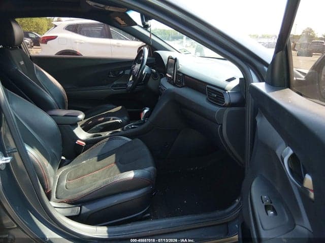 2019 HYUNDAI VELOSTER 2.0 PREMIUM 5