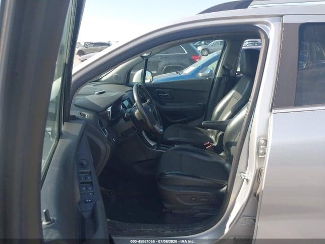 2019 CHEVROLET TRAX LT 5
