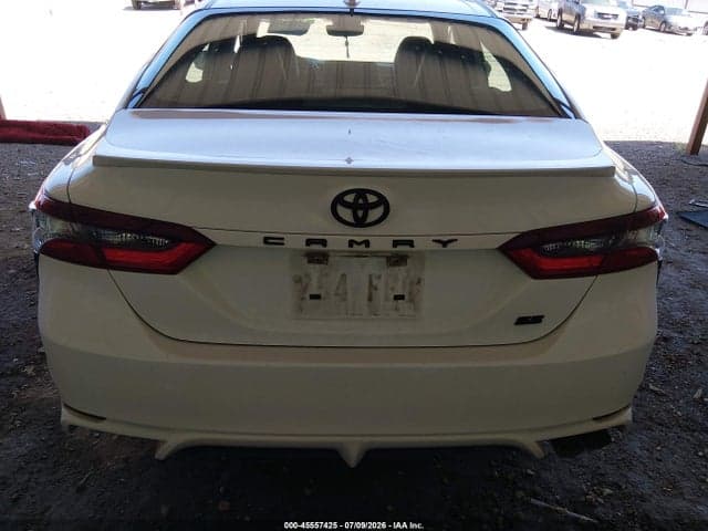 2022 TOYOTA CAMRY SE 16