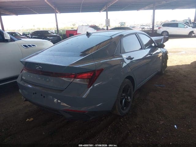 2022 HYUNDAI ELANTRA SEL 4