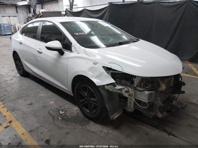 2018 CHEVROLET CRUZE LT AUTO 1