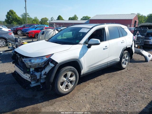 2020 TOYOTA RAV4 XLE 2