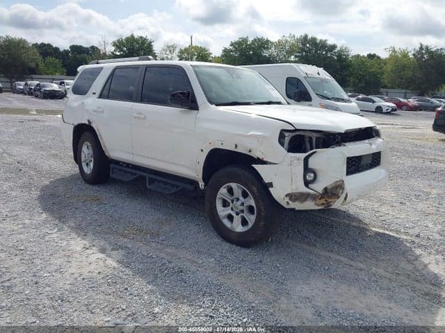 2021 TOYOTA 4RUNNER SR5 1