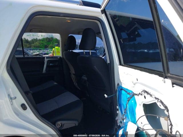2021 TOYOTA 4RUNNER SR5 8