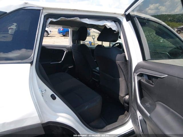 2023 TOYOTA RAV4 LE 8