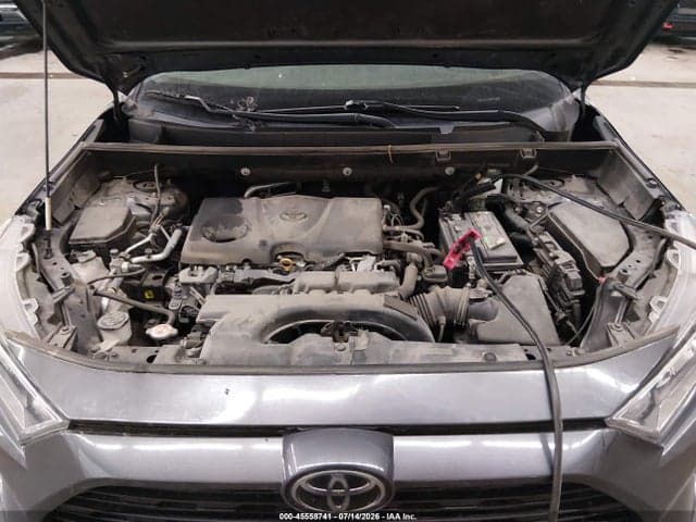 2020 TOYOTA RAV4 XLE 10