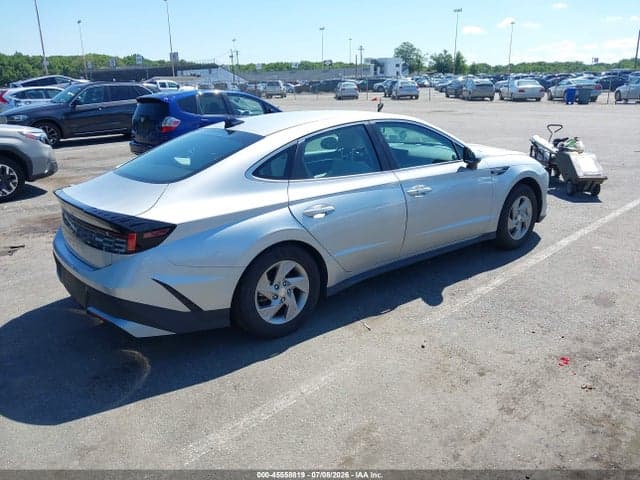 2025 HYUNDAI SONATA SE 4