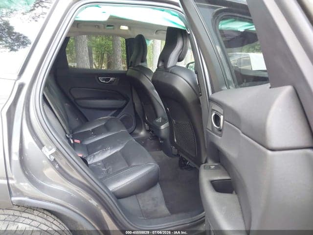 2019 VOLVO XC60 T5 MOMENTUM 8