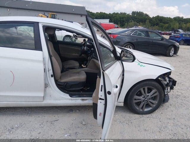 2017 HYUNDAI ELANTRA SE 5
