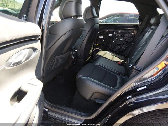 2022 GENESIS GV70 3.5T AWD SPORT 8