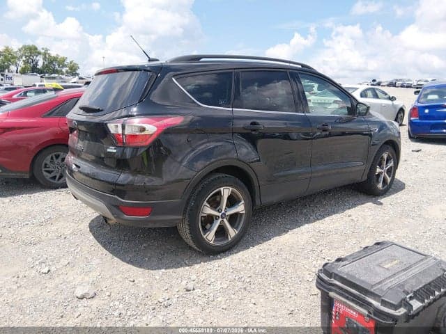 2017 FORD ESCAPE SE 4