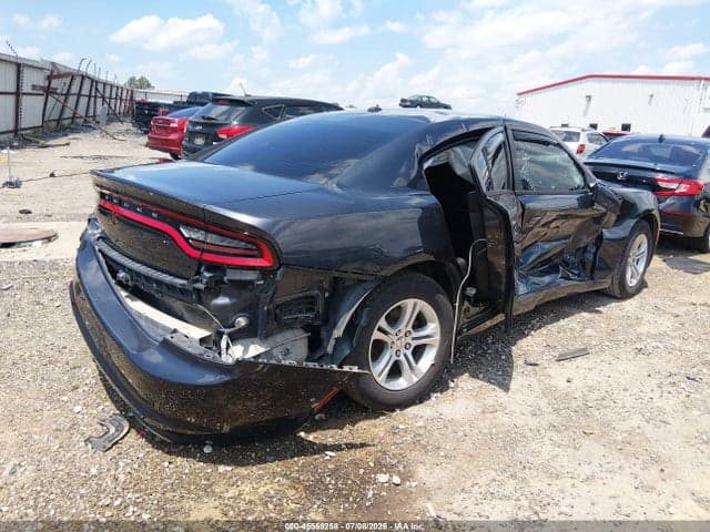 2016 DODGE CHARGER SE 4