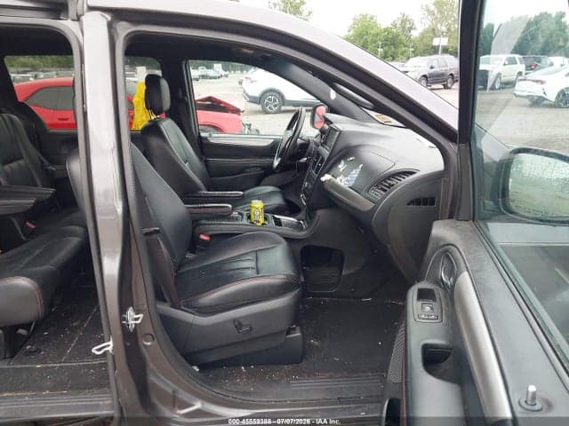 2017 DODGE GRAND CARAVAN GT 5